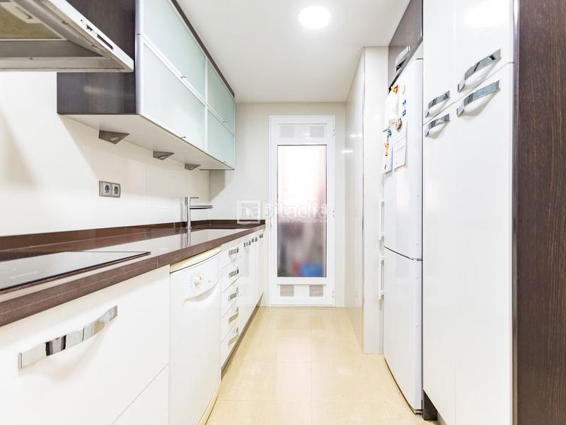 Foto bdacbb0c-941e-4a84-87ce-7a2603367636. Etagenwohnung mit parking in El Grau Valencia