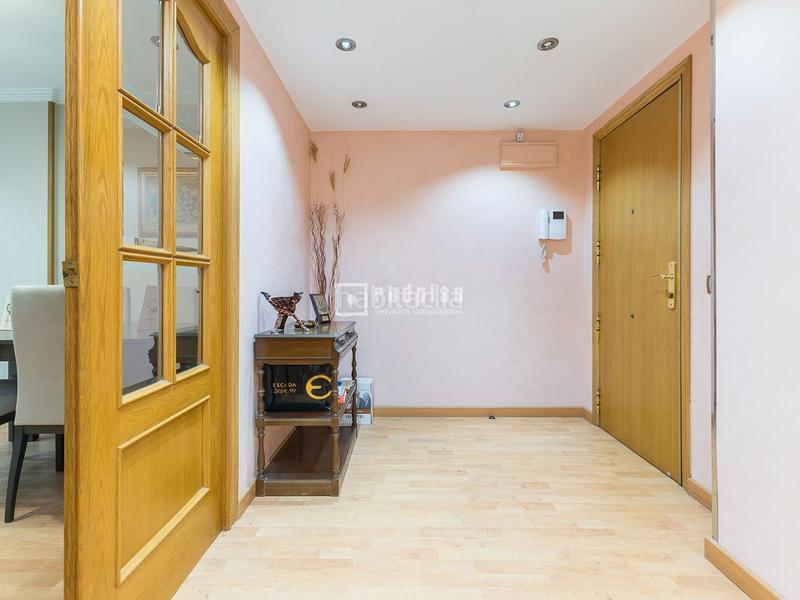 Foto e46cb079-ae46-4ef3-a474-fc9939e5a3b6. Etagenwohnung mit parking in El Grau Valencia