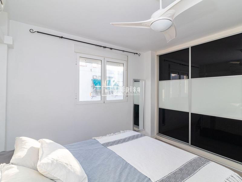 Foto 150ee5ca-1226-4566-bba6-30f4095eb5d0. Piso  reformado en 7ma planta a la venta en El Grau Valencia