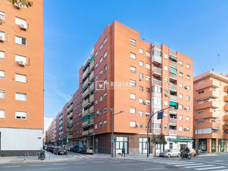 Foto 23b13c97-dc37-4830-8729-567865e61ae4. Piso  reformado en 7ma planta a la venta en El Grau Valencia