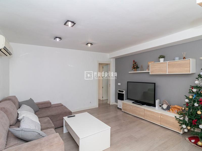 Foto 23b99fe8-4134-4f27-b0e9-9590598178dd. Piso  reformado en 7ma planta a la venta en El Grau Valencia