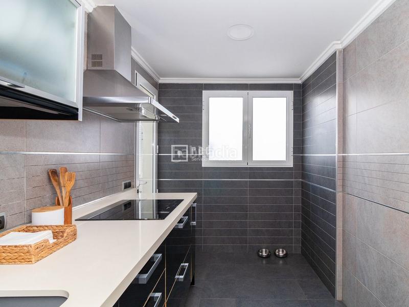 Foto 5883098d-acdd-4cb4-8512-1d22897ff8fc. Piso  reformado en 7ma planta a la venta en El Grau Valencia