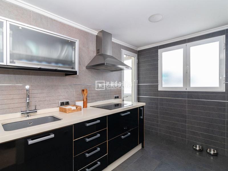 Foto d532f20e-555c-417f-9dae-40f79f79aaae. Piso  reformado en 7ma planta a la venta en El Grau Valencia