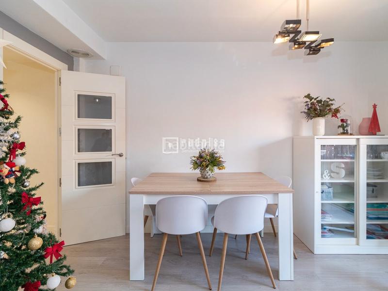 Foto fdf49a54-8a23-44f7-aa77-f5d6931c3f57. Piso  reformado en 7ma planta a la venta en El Grau Valencia