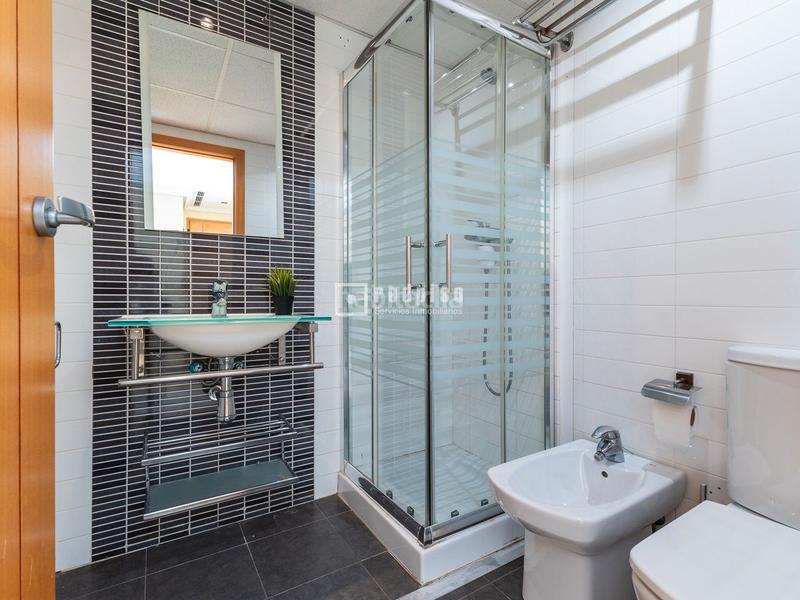 Foto b5a2ad4e-18e1-48fd-aa7d-58c8137750b7. Dúplex atico duplex en venta en av. francia en Penya-Roja - Avda. Francia Valencia