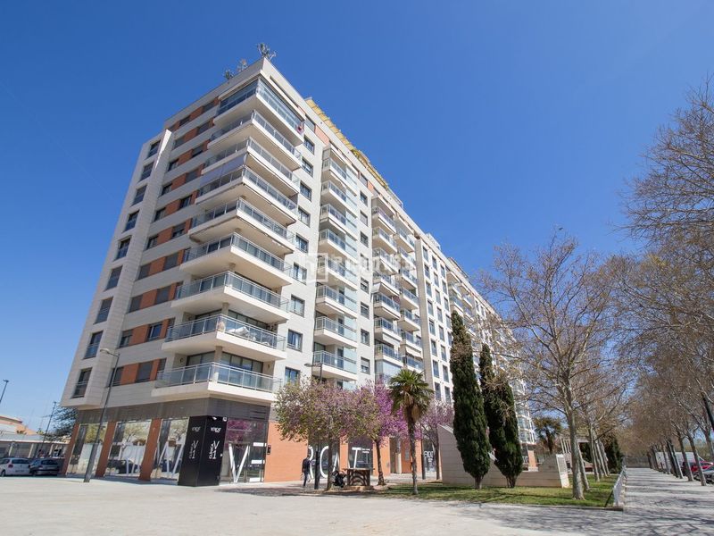 Foto 8ef9e9c4-3073-48b7-8afd-21eb2dca0a0a. Location parking voiture dans Penya-Roja - Avda. Francia Valencia