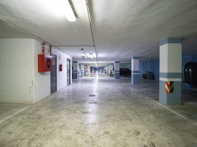 Foto 9c66d4bd-7d4e-4b96-98d3-f3c8f2d88a8d. Location parking voiture dans Penya-Roja - Avda. Francia Valencia