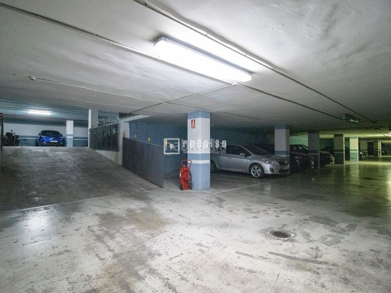 Foto a45d2828-8648-4c4e-ba40-e57e254c556c. Location parking voiture dans Penya-Roja - Avda. Francia Valencia