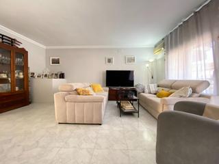 Reihenhaus  Avenida avinguda de l'estatut. Chalet adosado en venta en zona cntrica