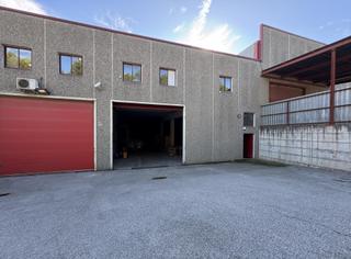 Fabrikhalle  Carrer de la indústria. Amplia nave industrial en venta