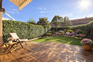 Casa adossada  Granollers. Adosado con terraza y parking cerca del centro de sant cugat