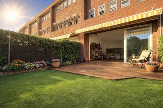Maison jumelée  Granollers. Adosado con terraza y parking cerca del centro de sant cugat