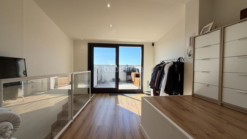 Foto 15ea81a0-2707-4f81-8d90-c2e31eab6d6b. Piso exclusivo tríplex con terraza y vistas abiertas en ca naurell en Terrassa
