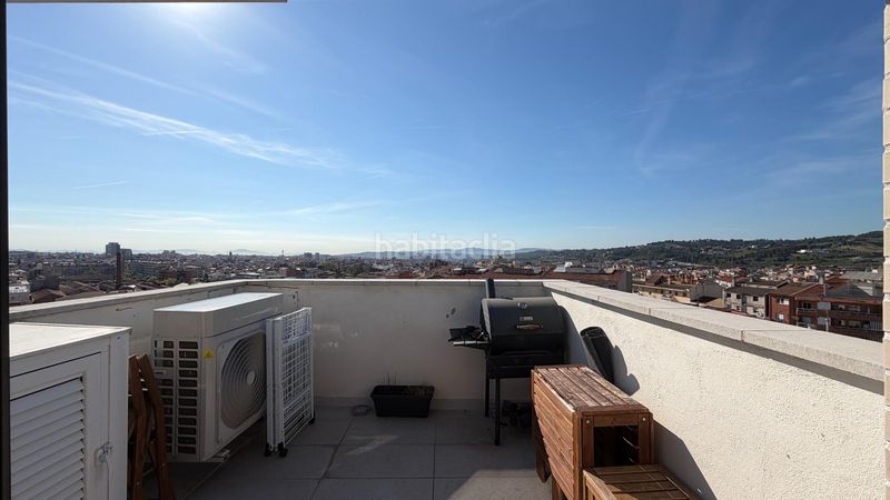 Foto 5d902745-cbb8-4466-92d3-ff40e3c9fb40. Piso exclusivo tríplex con terraza y vistas abiertas en ca naurell en Terrassa