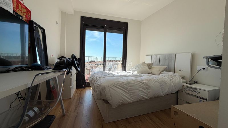 Foto 985f036e-13ee-45d7-bb5e-dcf2fb331f09. Piso exclusivo tríplex con terraza y vistas abiertas en ca naurell en Terrassa
