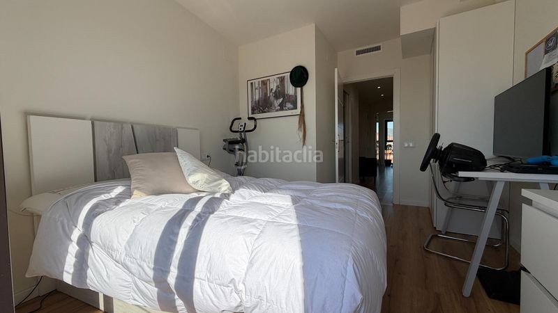 Foto c26422e8-1732-4296-b88b-82f31e252892. Piso exclusivo tríplex con terraza y vistas abiertas en ca naurell en Terrassa
