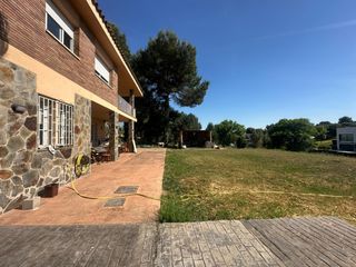 Chalet in Castellarnau. Chalet exclusivo con jardín en castellarnau, sabadell