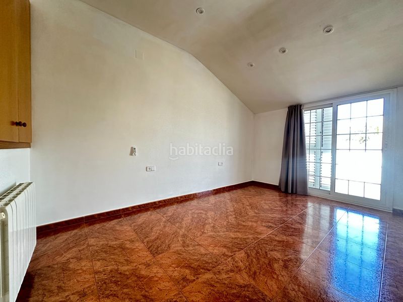 Foto a40ef7fa-c531-48de-90b0-82ea7c342f26. Casa amb calefacció aparcament a Ca n´Oriol Rubí