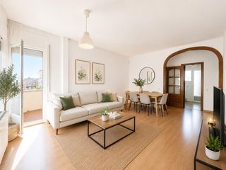 Flat in San Pere. Piso en avinguda abat marcet