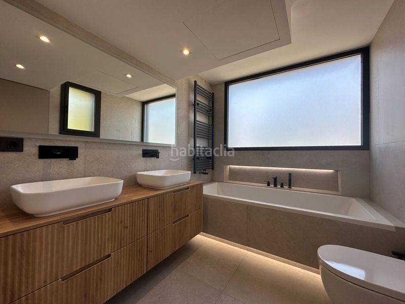 Foto 02e80ae0-5c87-4481-9ec7-93a2b9822d79. Casa amb aparcament piscina a Cunit residencial Cunit
