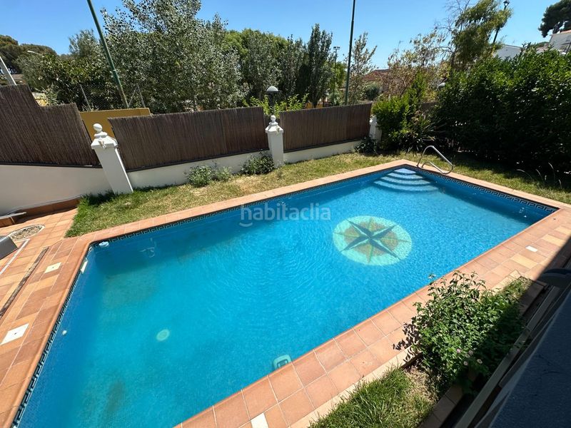 Foto 6f5e4464-6f0e-4b2c-b61e-896a0d7f874e. Casa amb aparcament piscina a Cunit residencial Cunit