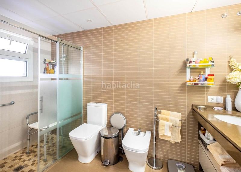 Foto 2f5f4991-e404-46c4-a6cd-ab8c894693f8. Casa adosada  espaciosa de tres plantas en puebla lucia, en Fuengirola