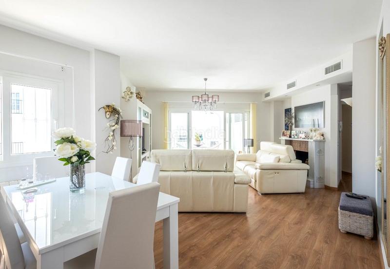 Foto f9a8d679-4500-454a-8a4c-1ca0ac1d5260. Casa adosada  espaciosa de tres plantas en puebla lucia, en Fuengirola