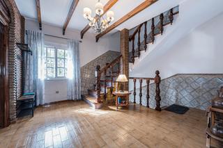 Casa adossada a Centro. Encantadora adosada para familia con vistas verdes a la montaña