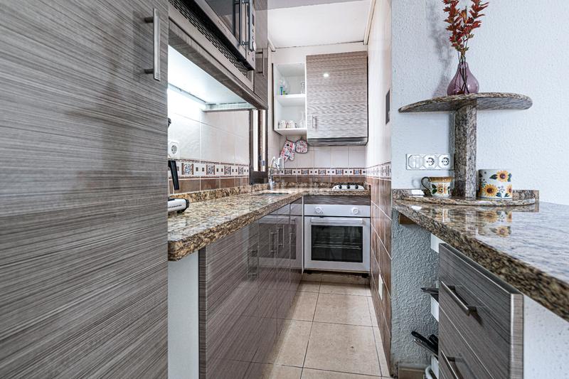 Foto 0a038366-a721-4d5e-b82f-ce9d9371f3fc. Pis a calle jacinto benavente 9 a Puerto Deportivo Fuengirola