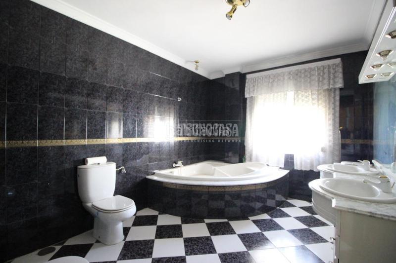 Foto 0c3824eb-2a4e-4357-8836-acdf2b713166. Casa bifamiliare in San Cayetano Churriana de la Vega