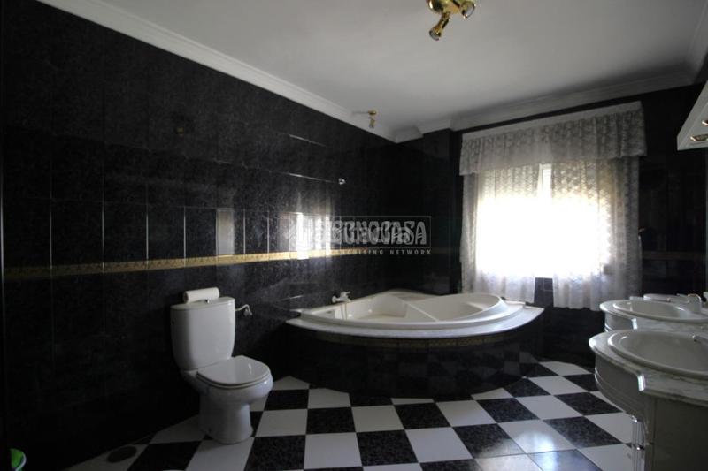 Foto 45889a72-4d73-4a00-892d-666e27f029a5. Casa bifamiliare in San Cayetano Churriana de la Vega