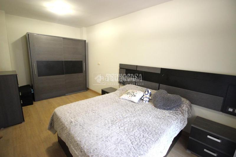 Foto 25ce7715-fafc-4b8a-afb4-50e3e6af521f. Casa pareada casa en venta en Casco Histórico Churriana de la Vega