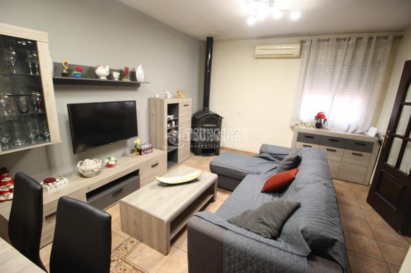 Foto 26b17ce2-3b87-4b60-bbf2-97ce4994f407. Casa pareada casa en venta en Casco Histórico Churriana de la Vega