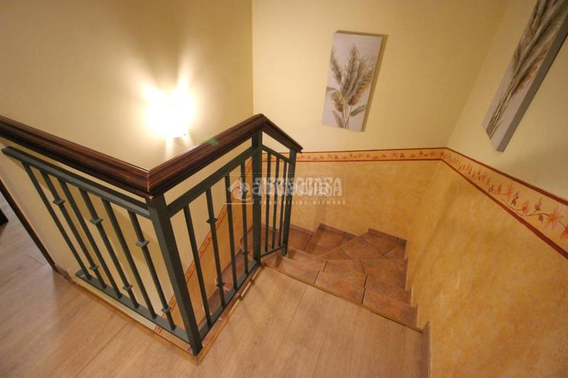 Foto 903ab2a9-9d62-4c6d-9a2d-c3a3790a3c58. Casa pareada casa en venta en Casco Histórico Churriana de la Vega