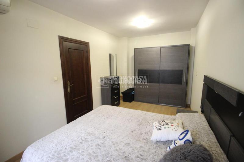 Foto fc9bf061-a2b7-42ae-9eac-952907efd2df. Casa pareada casa en venta en Casco Histórico Churriana de la Vega