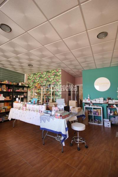 Foto 15fce8cf-4de7-42ce-9486-0a581167f071. Locale commerciale in San Cayetano Churriana de la Vega