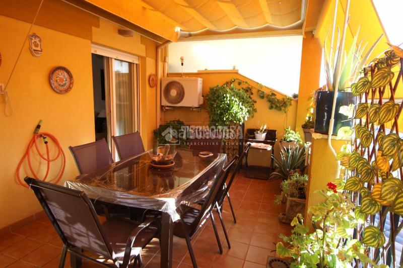 Foto 390597e5-623d-4ea5-b9d8-40805e2f5a04. Àtic amb aparcament a Casco Histórico Churriana de la Vega