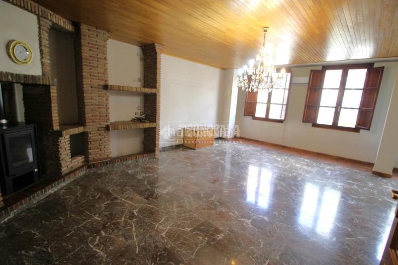 Foto 2bea4998-1509-43ac-bf9b-4ced3e298d1f. Casa amb aparcament a Parque de la Ermita Churriana de la Vega