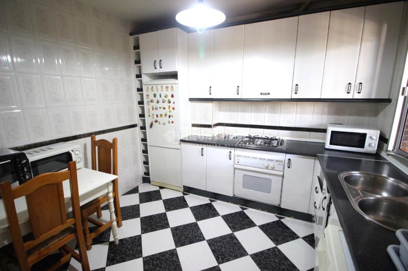 Foto 30ab960d-3db1-457e-941f-88cde9b143b7. Casa amb aparcament a Parque de la Ermita Churriana de la Vega