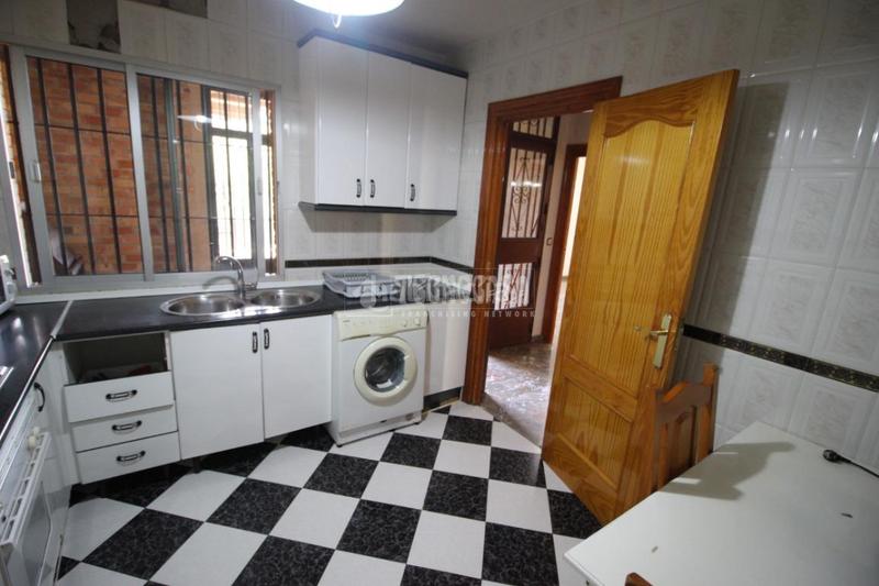 Foto 5d1eb32d-2eb6-4f49-8901-ba2605cee705. Casa amb aparcament a Parque de la Ermita Churriana de la Vega