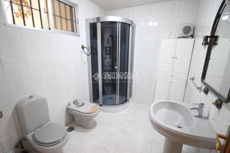 Foto 7a387e22-acd3-4843-9066-278d1fa87d5c. Casa amb aparcament a Parque de la Ermita Churriana de la Vega