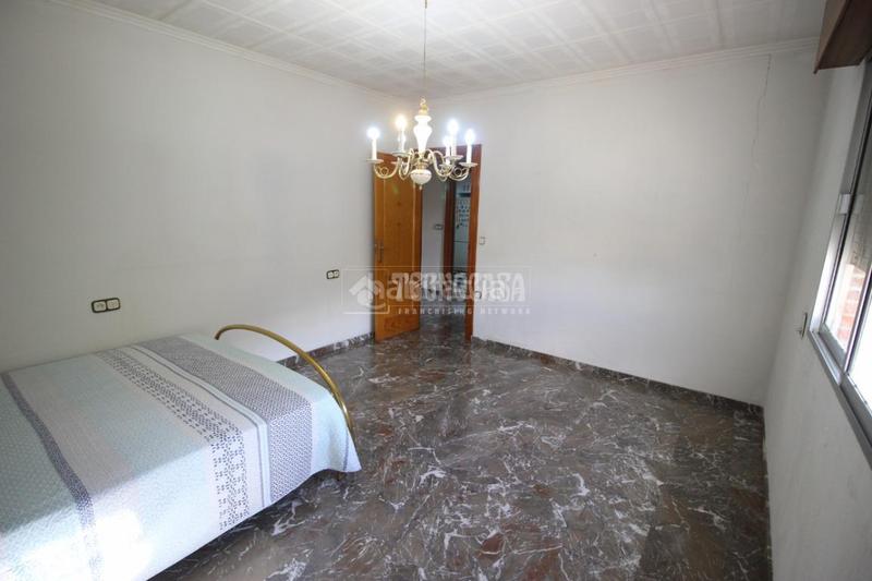 Foto d333fa04-c981-4b41-9744-fbb9f0ec49be. Casa amb aparcament a Parque de la Ermita Churriana de la Vega