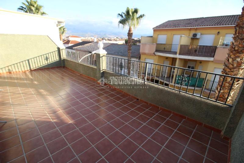 Foto 7524aea1-ad43-42e2-850b-6855cdd5bbe2. Ático  en venta en Casco Histórico Churriana de la Vega