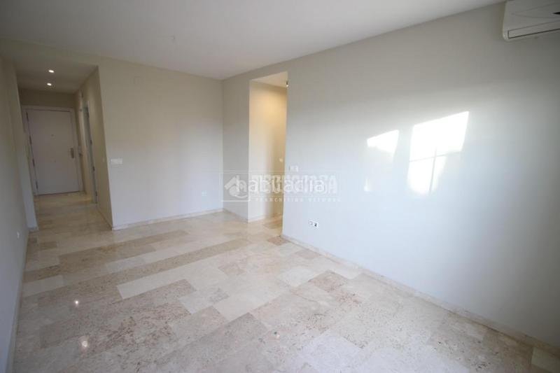 Foto b67d4d35-b394-43fd-a5f2-bc85c7840c00. Ático  en venta en Casco Histórico Churriana de la Vega