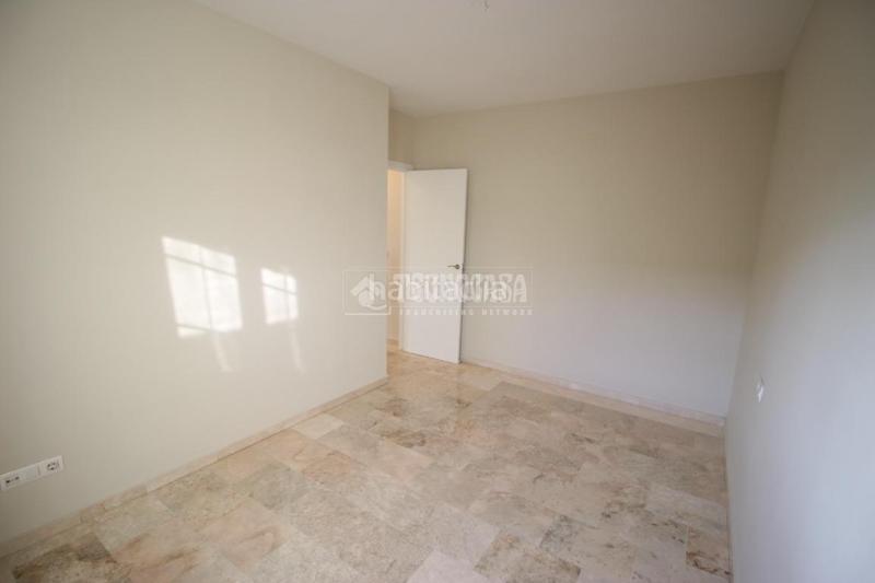 Foto cc761e8e-0e94-4e1c-a044-95570b6e1a85. Ático  en venta en Casco Histórico Churriana de la Vega