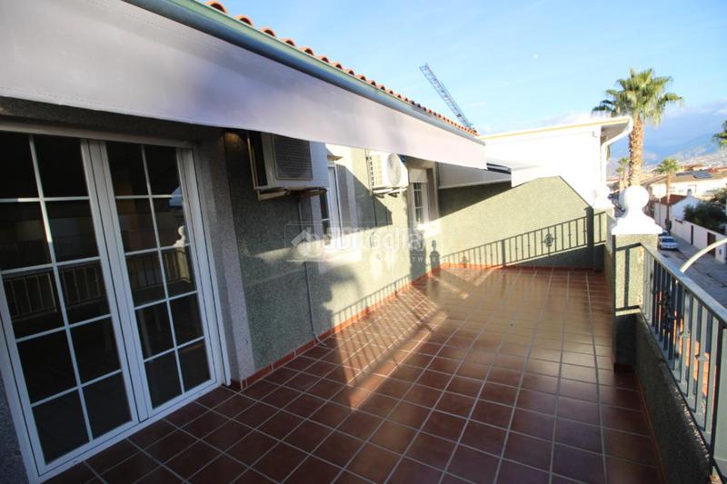 Foto ce0851ea-4c04-474e-9262-8ff9b70a86a7. Ático  en venta en Casco Histórico Churriana de la Vega