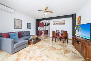 Pis a Alameda de barceló 53. Apartamento en capuchinos