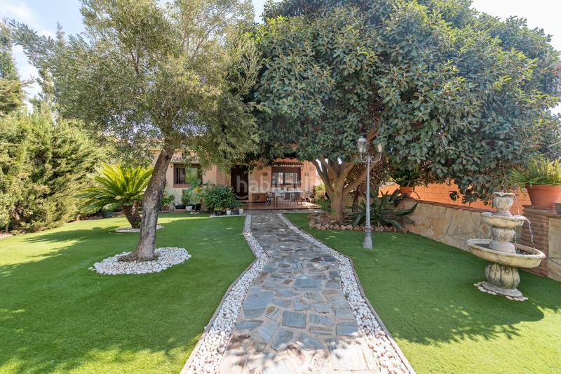 Foto a9ae5f00-b0b6-4ed7-8d4c-56451e1bc0d0. Xalet amb aparcament a Lo Cea Rincón de la Victoria