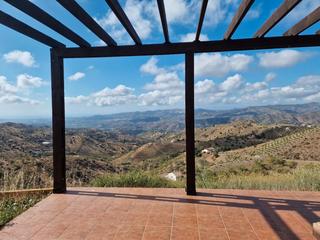 Rural plot  Calle velez málaga. Se vende terreno de 1.000 m² ? con una encantadora casa de apero