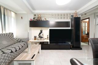 Pis a Calle obispo bartolomé espejo 13. Piso para entrar a vivir en las flores